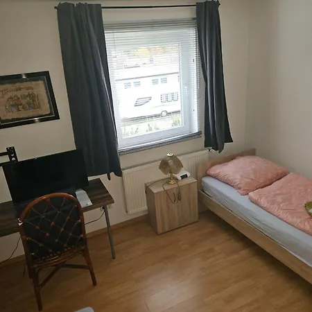 C & R Leuci Zimmervermietung Πανσιόν *