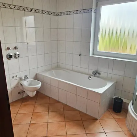 C & R Leuci Zimmervermietung Πανσιόν